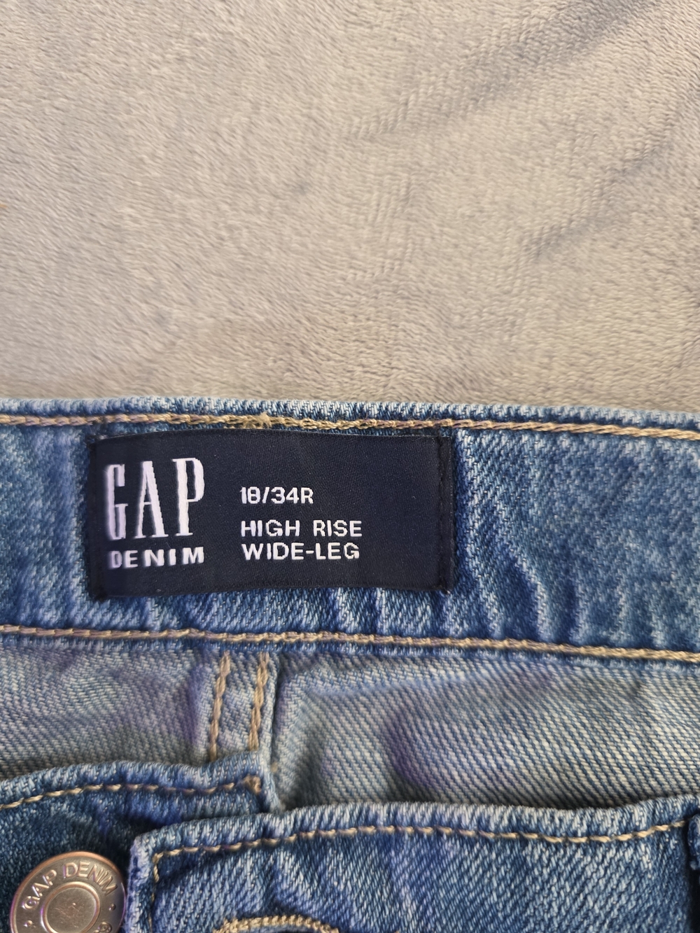 GAP Wide Leg Flare Jeans - Medium Blue Denim - Picture 3 of 4